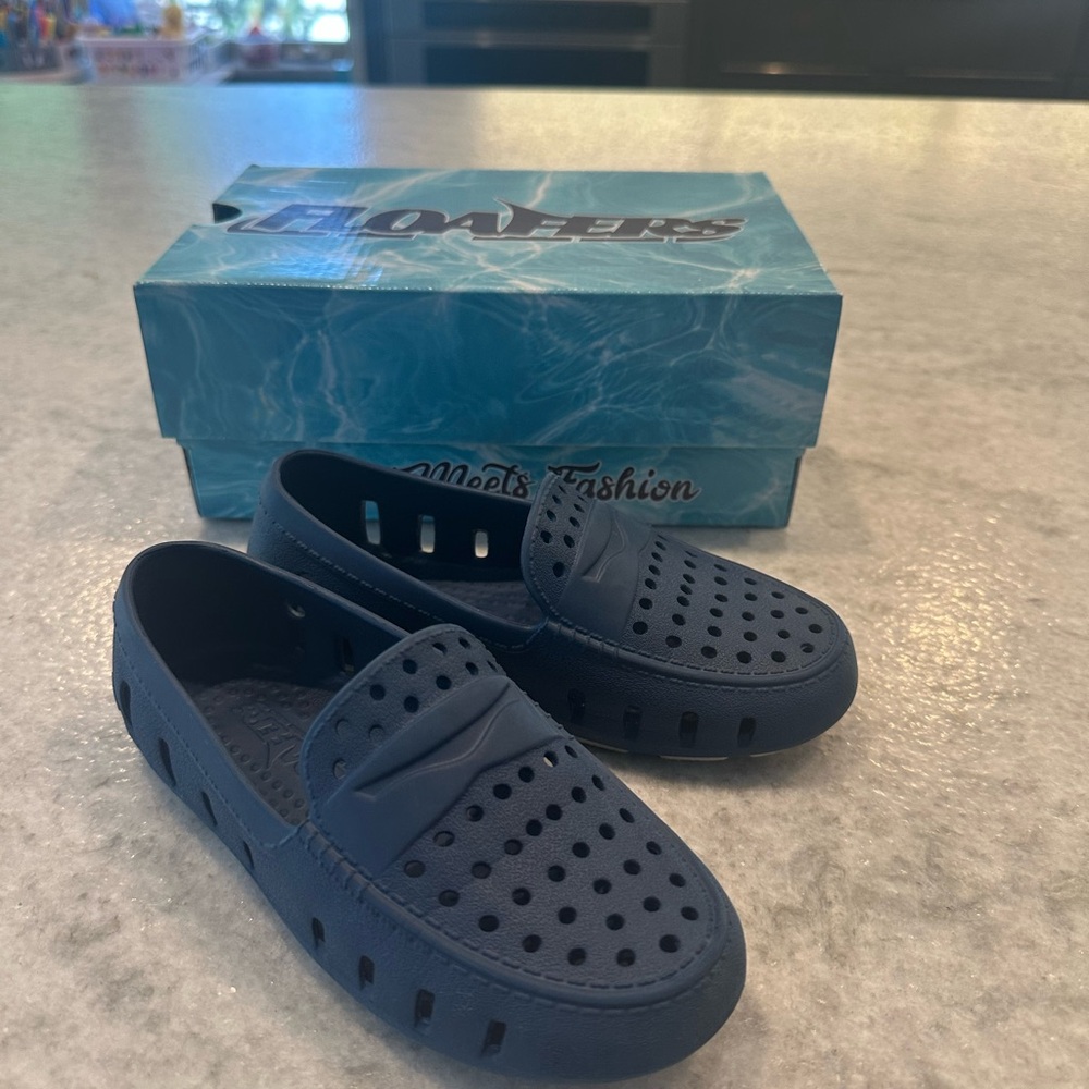 Blue Moccasins with Slip-On Comfort and Versatile Design